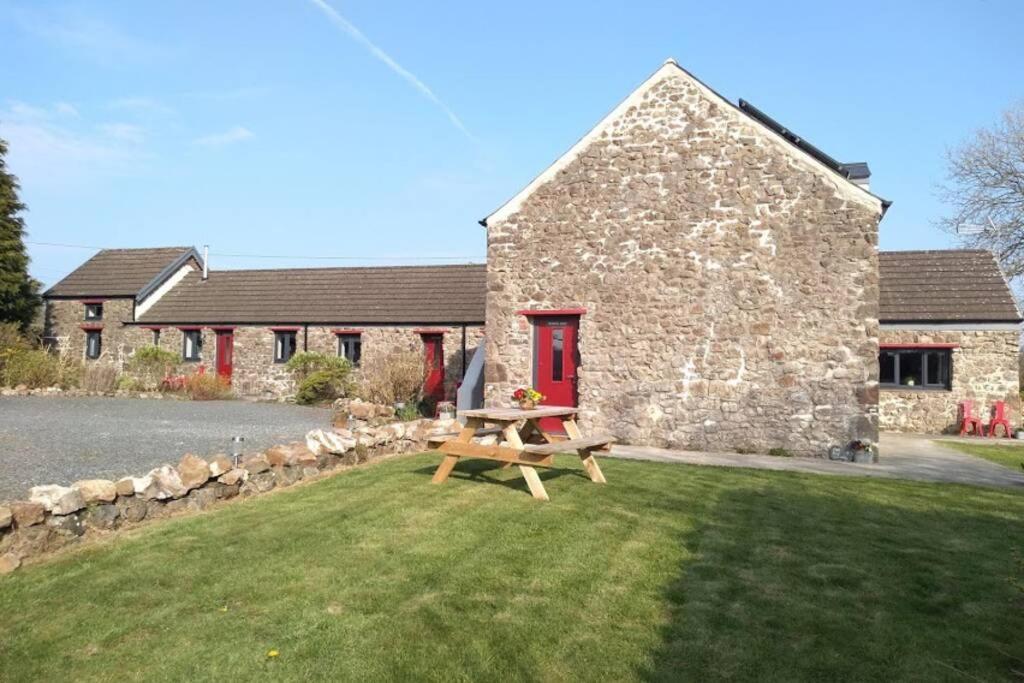 Farmhand Cottage Narberth Bagian luar foto