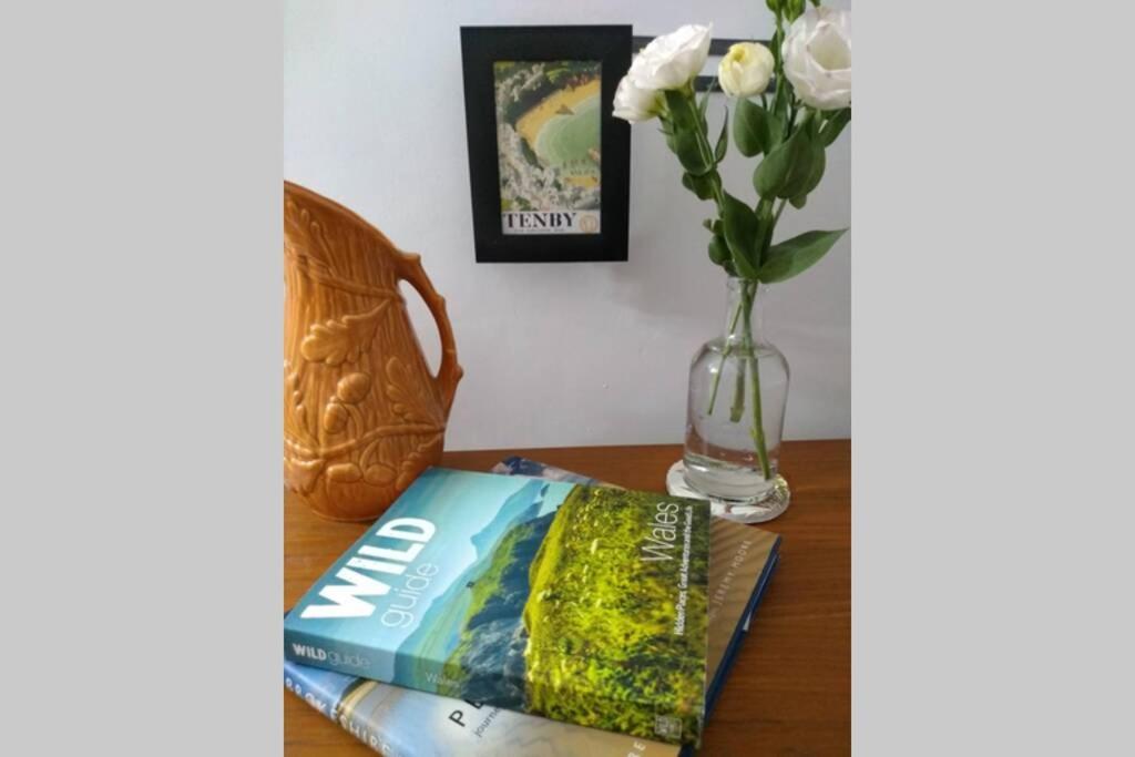 Farmhand Cottage Narberth Bagian luar foto